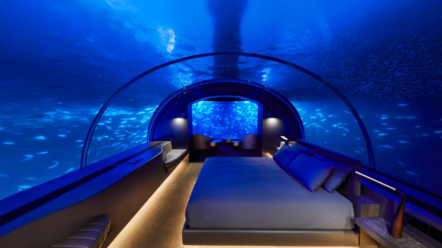 Подводная спальня на мальдивской вилле в Muraka  